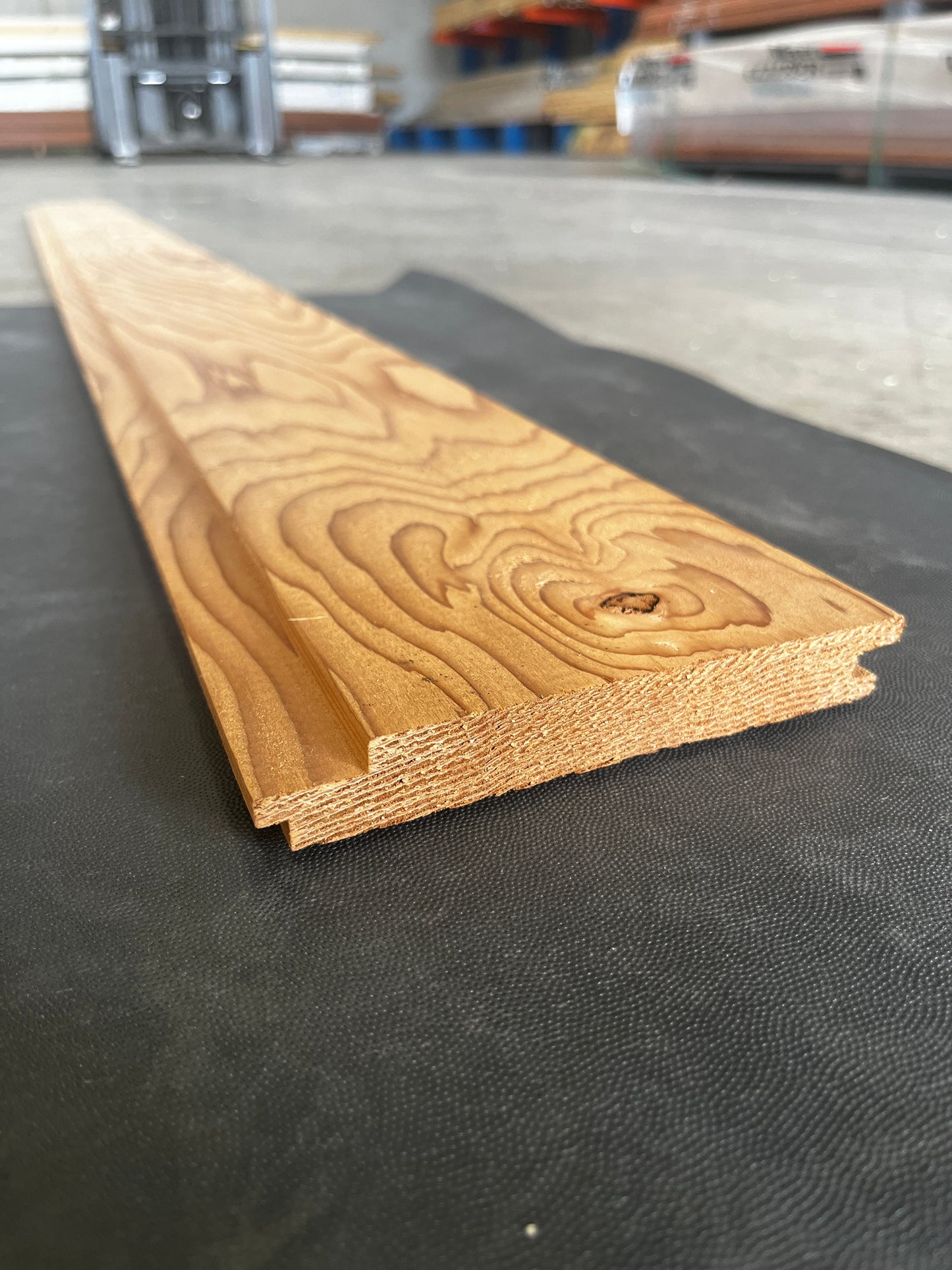 WESTERN RED CEDAR SHIPLAP 127 x 18mm (Price Per Metre)