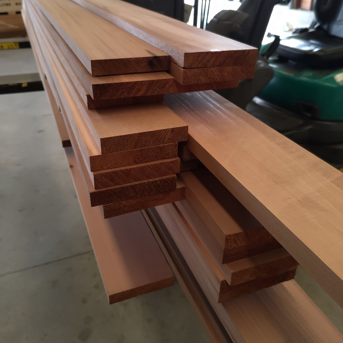 Western Red Cedar 90x17mm - DAR